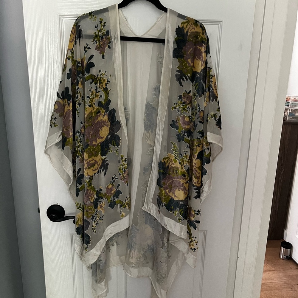 Anthropologie Velvet & Chiffon Kimono